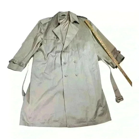 Vintage Oleg Cassini  Tan All Weather overcoat  Men’s Size 48 R - Picture 3 of 14